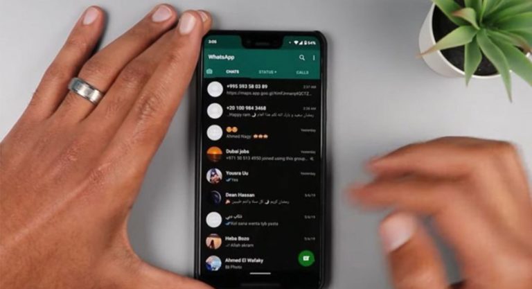 Whatsapp si veste di nero: pronta la release con la Dark Mode