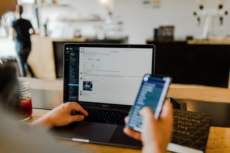 Content creation e intelligenza artificiale, il nuovo linguaggio dei brand passa dalla formazione